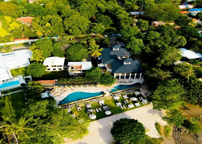 Impressively Designed And Decorated 3rd-floor Space Overlooking Pool In * Coco
